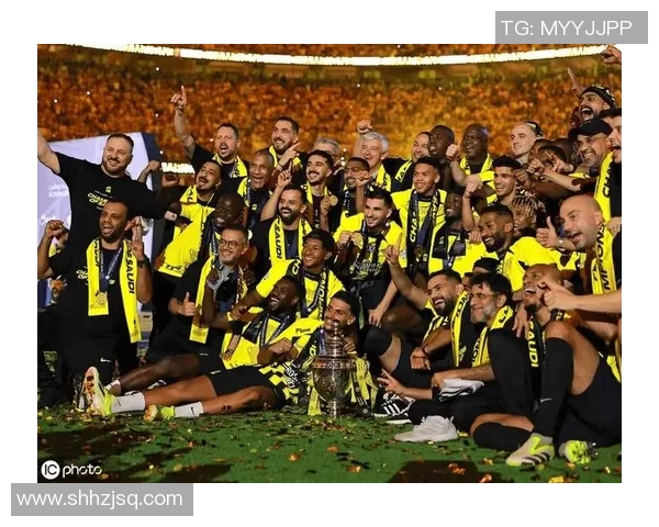 迪阿赫利与吉阿赫利的激烈对决揭示足球战术与团队精神的较量